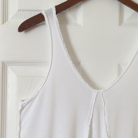 We The Free Classic Oversized Lightweight V-neck Tank Top White XS - Picture 3 of 11